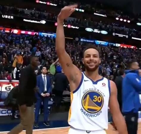 Stephencurry Drains Three Pointer In Three Seconds To Give Warriors 125 122 Win Over Mavs