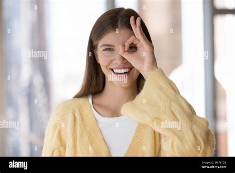 Circle Gesture Hi Res Stock Photography And Images Alamy