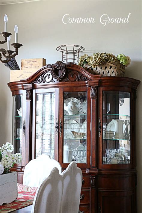 Design 55 Of How To Decorate The Top Of A China Cabinet Roteirocafeina