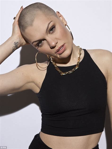 Jessie J Shows Off A Bald Head After Having Her Head Shaved For Comic Relief 2013 Daily Mail