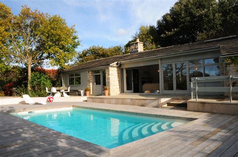 Check spelling or type a new query. A very cool retro bungalow with a swimming pool: Location ...