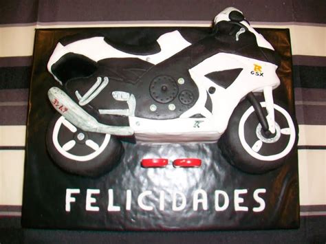 .feliz c cumpleaños feliz f te deseamos todos c g c cumpleaños feliz / c g que los cumpla feliz c there is no strumming pattern for this song yet. Torta de cumpleaños decorada con forma de una motocicleta ...