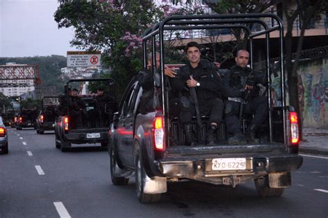 Fotos Polícia Faz Operação No Complexo Do Lins No Rio De Janeiro 06