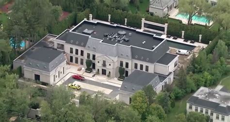 Inside Drakes 100 Million Dollar Toronto Mansion Featuring ‘awards