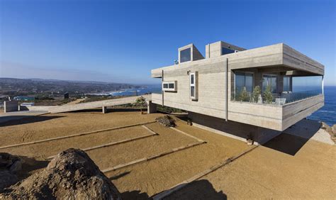 Fortress Like House Is A Holiday Retreat By Gubbins Arquitectos