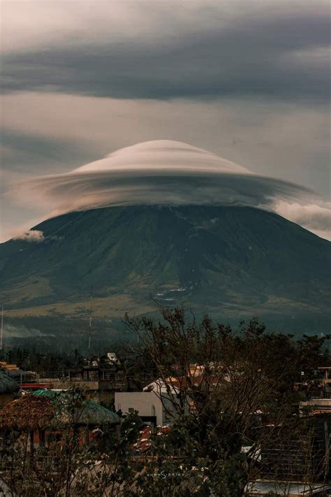 The Mayon Volcano Was Captured Wearing Her “salakot” Today November 12