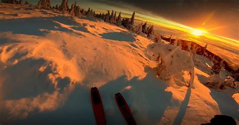 Beskid Żywiecki film ze zjazdu na nartach z Pilska o zachodzie słońca robi furorę Zobacz
