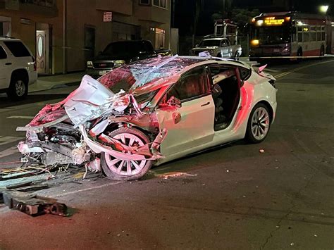 3 Injured 22 Displaced After A Tesla And A Prius Crash Into Sf Home