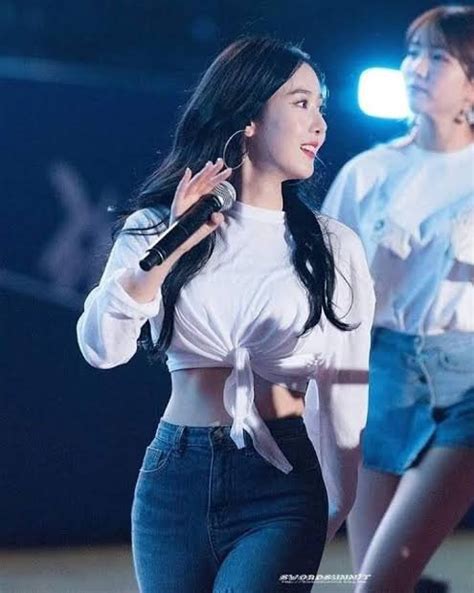 which k pop idols have an hourglass body type quora