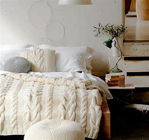 7 Cozy Winter Bedroom Decorating Ideas