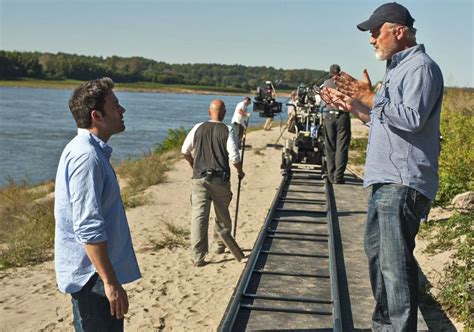 #l'amore bugiardo #libri #citazioni #rapporto d'amore #l'altro #vedere #davvero #comprendere #capire #lui #lei #formula magica #amore #frasi d'amore #frasi vere. L'amore bugiardo: Ben Affleck sul set con il regista David ...