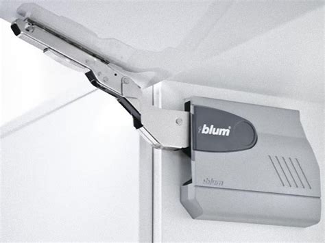 Fixer la vis puis introduire l'amortisseur de face. Charnières avec ralentisseur - Meubles de cuisine Paris ...