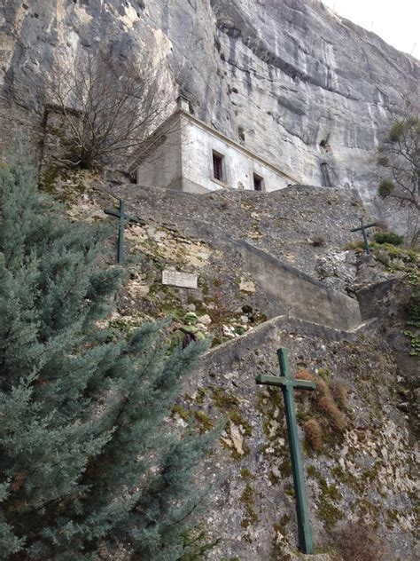 ≡ 17 Astonishingly Beautiful Cave Churches Around The World Brain Berries