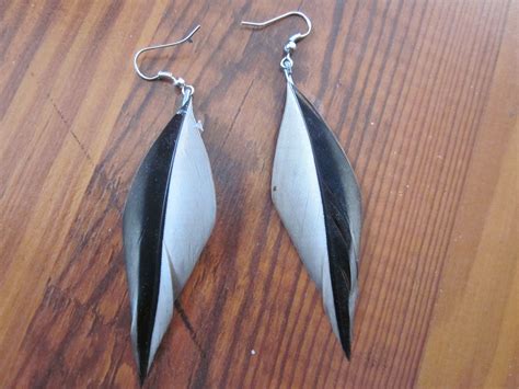 Diy Feather Earrings 4 Steps Instructables