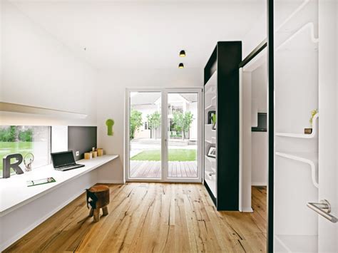 Der großteil muss sich frühzeitig gedanken um die finanzierung machen und weiß die planbaren. Holzhaus von Regnauer Hausbau - Haus Ambienti⁺