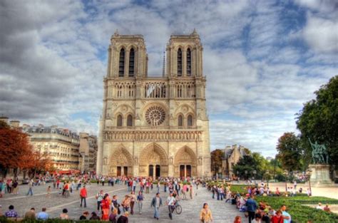 Párizsi Eiffel torony Párizs nevezetességei Notre Dame Louvre