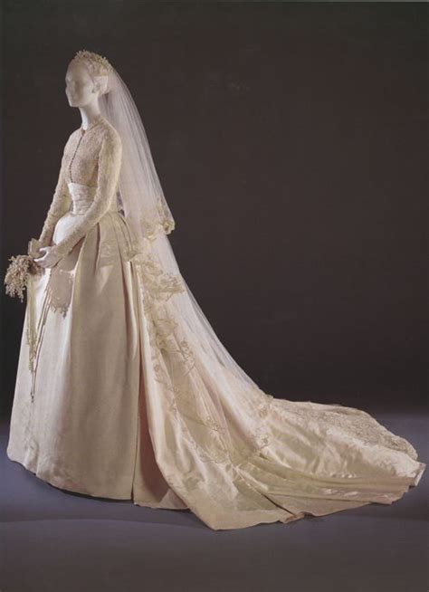 Grace Kellys 1956 Helen Rose Designed Wedding Dress The Dreamstress