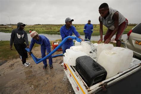 Cape Town Faces ‘day Zero Water Crisis Highlights Citys Rich Poor