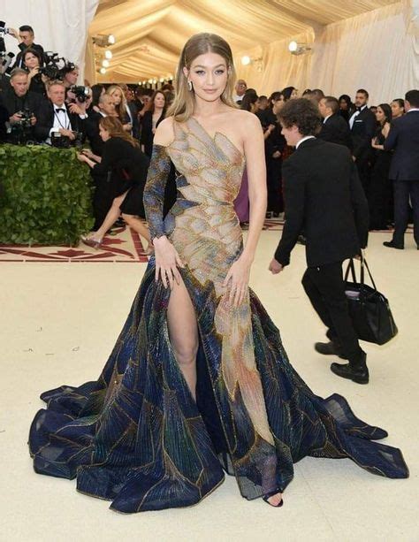 Pin By Skaiste On Gigi Hadid ️ In 2020 Gala Gowns Nice Dresses Met