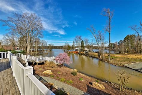 Upscale Lexington Home W Dock On High Rock Lake