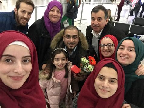 The Story Behind The Viral Photo Of A Syrian Couple Hugging At An Airport People Of Interest