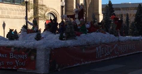 Annual Tulsa Christmas Parade Rolls Through