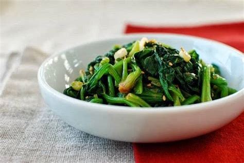 Blanch the spinach by putting it in boiling water for less than a minute. 10 Best Korean Vegetable Side Dishes Recipes