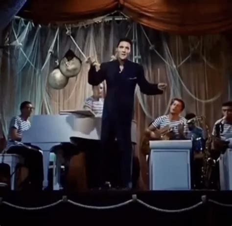 Elvis Presley Return To Sender 1962 Whats With The Girl In This Video