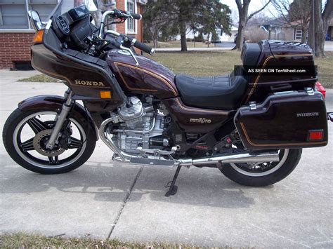 With all the accessories and baggage on the silverwing, it will be a bit heavy. 1982 Honda Gl500 Interstate