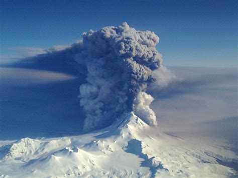 Alaska has more than 130 active volcanoes, most of which are on the aleutian islands and the adjacent alaska peninsula. Ash from erupting Alaska volcano covers town, residents ...