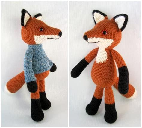 This adorable pattern comes in all sizes, knitted bottom up in the round and flat. Bracken the Fox Amigurumi Crochet pattern by Lucy Collin ...