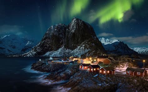 2880x1800 Lofoten Norway Village Aurora Northern Lights 4k Macbook Pro