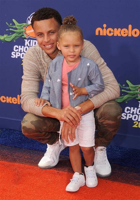 1080 x 1477 jpeg 1157 кб. Steph Curry's Adorable Family Lives to Outshine Him | Stephen curry family, Family life, Photo