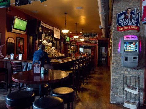 Best Irish Pubs In Chicago For Guinness Irish Whiskey And More