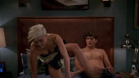 Nackte Miley Cyrus In Two And A Half Men
