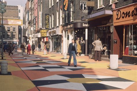 26 Amazing Photos Of Carnaby Street In The Swinging Sixties And Seventies London Evening