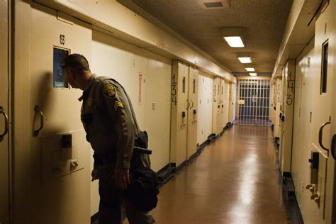 California Grapples With Courts On Prison Overcrowding The New York Times