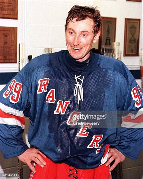 Wayne Gretzky Rangers Photos And Premium High Res Pictures Getty Images