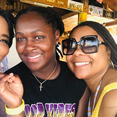 Lonie Pouchie (Roatan, Honduras): Hours, Address - Tripadvisor