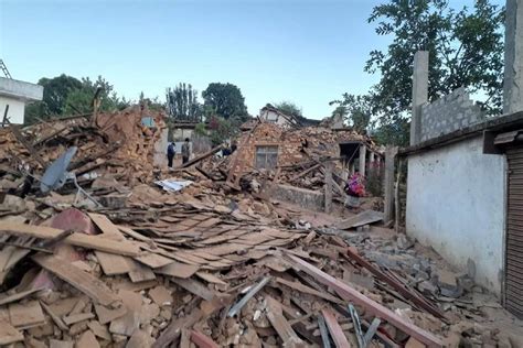 Earthquake At Least 140 Killed Several Injured As Earthquake Strikes Nepal Tremors Felt In