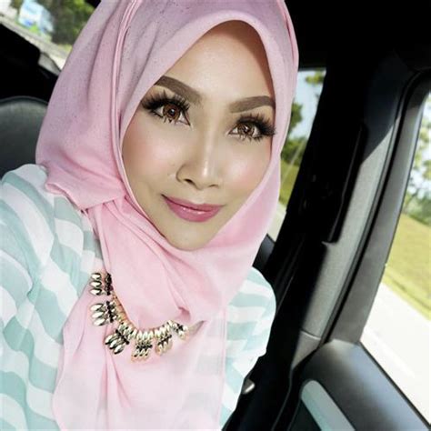 I run my own business and product, st professional makeup. Inilah Dia Kakak Kepada Aliff Syukri Yang Dikatakan Punya ...