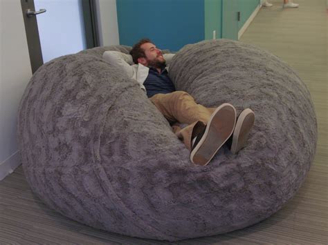 The Internet Is Losing Its Mind Over This Gigantic Fluffy Pillow Thats
