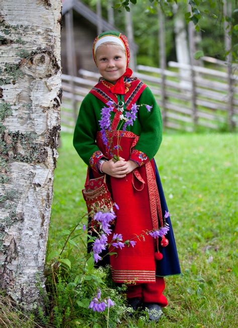 Folk Costumes Folklore Fashion Blogg Mode Colorée Costume Traditionnel Danse Folklorique