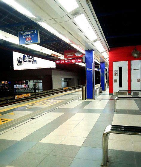 It was the former western terminus for passenger services on the line. Kelana Jaya LRT Station - klia2.info