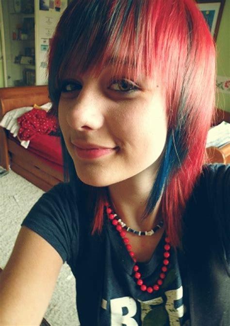 Emo Medium Hair 31 Captivating Emo Hairstyles For Girls 2021 Guide