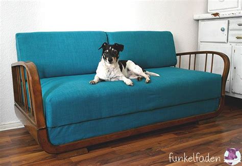 Das gestell des sofas ist aus palisander gefertigt. 50er Jahre Sofa in petrol / dunkeltürkis | Sofa neu ...