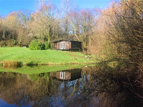 Lakeside Cabin Devon Devon England Cottages For Couples Find Holiday Cottages For