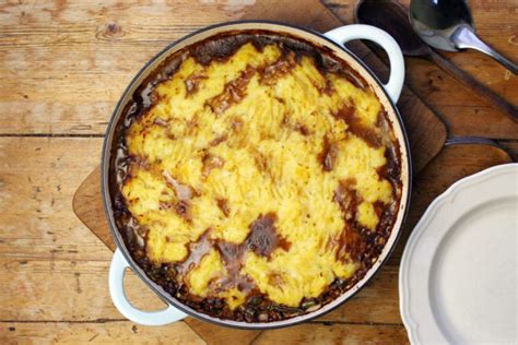 The bottom layer is a simple a mix of ground lamb and vegetables, simmered into a delicious savory sauce. quorn mince and left-over veg shepherds pie - Belleau Kitchen