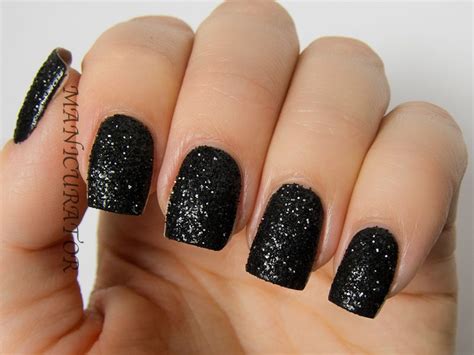 Black Glitter Nails Designs That You Can Make Eazy Glam