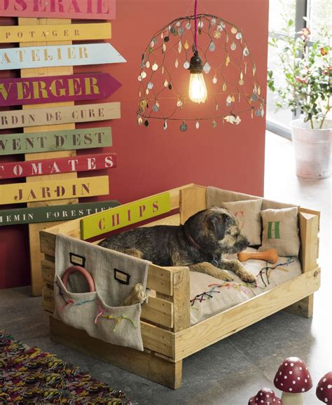 Tetto con trattamento a spruzzo impermeabilizzate in materiale gommoso. Cuccia del cane fai da te | Mobili fai da te riciclo, Cane ...